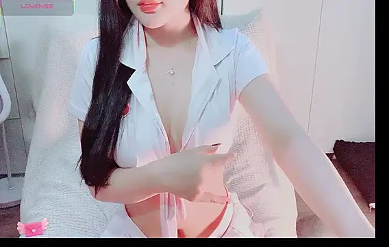 Junnatalie   online show from January 2026 07:30:01 PM