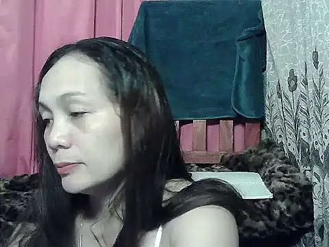 prettymomma24xx online show from April 2026 04:23:01 PM