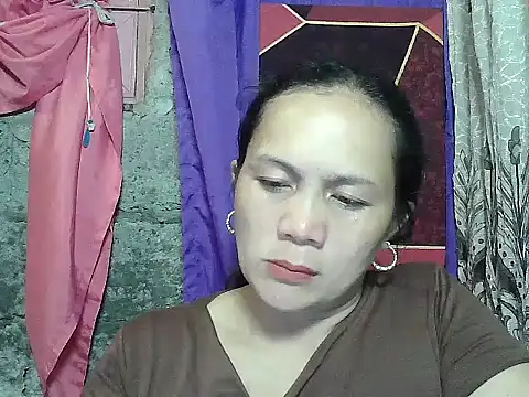 Snapshot of prettymomma24xx chatting on May 2026 02:00:01 PM prettymomma24xx online show from May 2026 02:00:01 PM