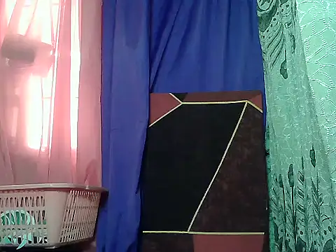 Snapshot of prettymomma24xx chatting on May 2026 10:27:02 PM prettymomma24xx online show from May 2026 10:27:02 PM