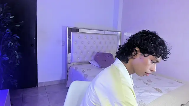 Snapshot of Im_FelixHunter chatting on January 2026 11:35:01 AM Im FelixHunter online show from January 2026 11:35:01 AM