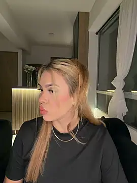 Snapshot of karymoron chatting on February 2026 05:22:01 AM karymoron online show from February 2026 05:22:01 AM