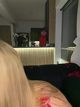 Snapshot of karymoron chatting on February 2026 05:59:01 AM karymoron online show from February 2026 05:59:01 AM