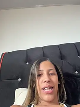 Snapshot of vicky_bass_ chatting on June 2026 02:33:01 PM vicky bass online show from June 2026 02:33:01 PM