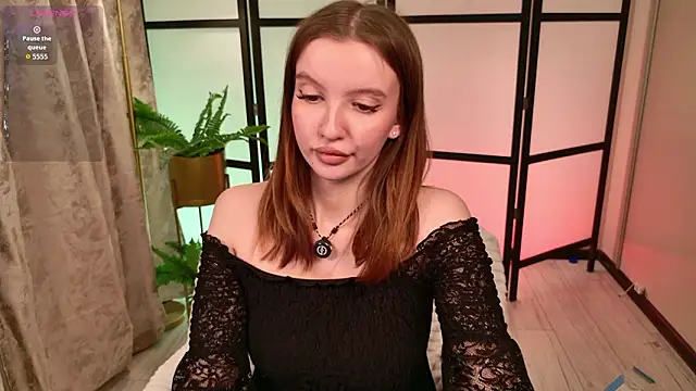 Layla Bloom online show from February 2026 05:45:02 PM