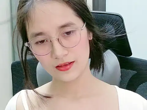 Shulee- online show from January 2026 03:52:02 AM