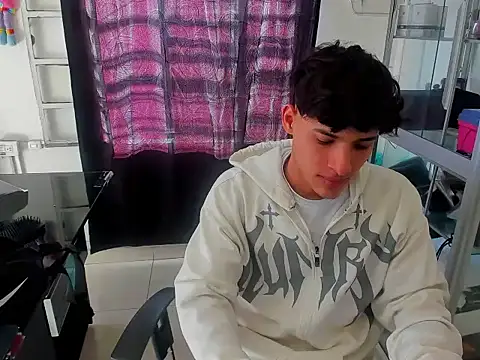 Snapshot of MaxStar26 chatting on January 2026 01:46:01 PM MaxStar26 online show from January 2026 01:46:01 PM