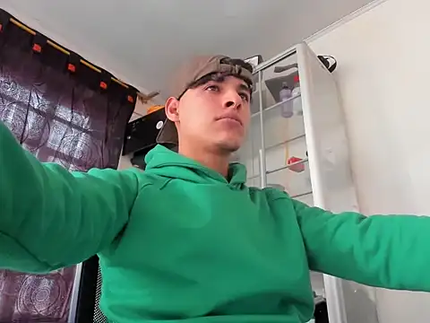 Snapshot of MaxStar26 chatting on January 2026 01:57:02 PM MaxStar26 online show from January 2026 01:57:02 PM