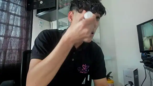 Snapshot of MaxStar26 chatting on January 2026 12:54:01 PM MaxStar26 online show from January 2026 12:54:01 PM