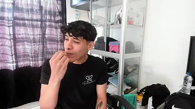 Snapshot of MaxStar26 chatting on January 2026 01:16:01 PM MaxStar26 online show from January 2026 01:16:01 PM