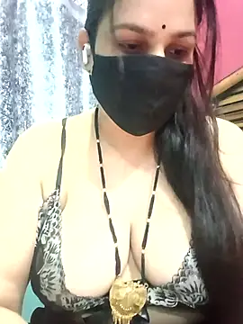 Snapshot of 01Roshani chatting on May 2026 07:43:02 PM 01Roshani online show from May 2026 07:43:02 PM