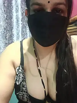 Snapshot of 01Roshani chatting on May 2026 05:32:01 PM 01Roshani online show from May 2026 05:32:01 PM