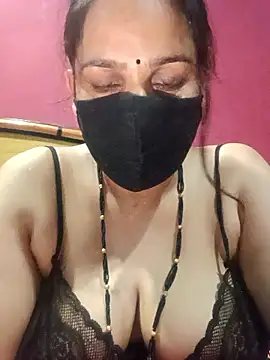 Snapshot of 01Roshani chatting on June 2026 09:26:01 PM 01Roshani online show from June 2026 09:26:01 PM