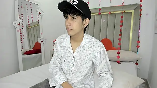 Snapshot of julian_xx chatting on February 2026 07:43:02 PM julian xx online show from February 2026 07:43:02 PM