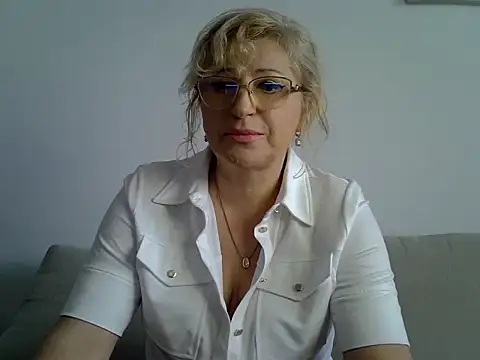 Snapshot of Eva5576 chatting on February 2026 09:47:02 AM Eva5576 online show from February 2026 09:47:02 AM