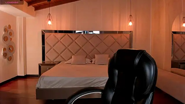 KayraLanne online show from April 2026 03:37:02 AM