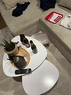 Iconnue online show from February 2026 11:44:01 PM