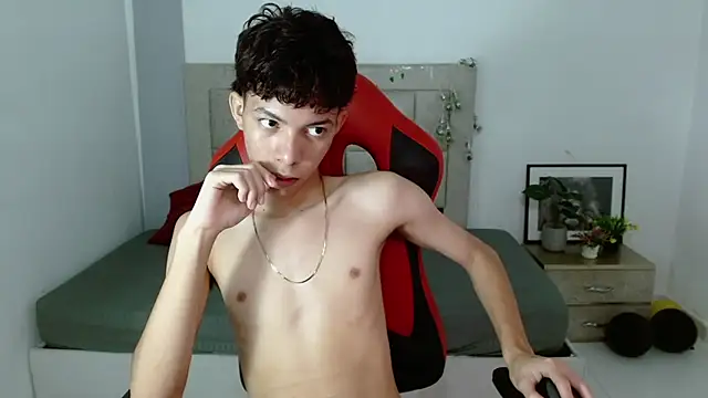 Snapshot of Nico__fox123 chatting on January 2026 05:37:01 PM Nico fox123 online show from January 2026 05:37:01 PM