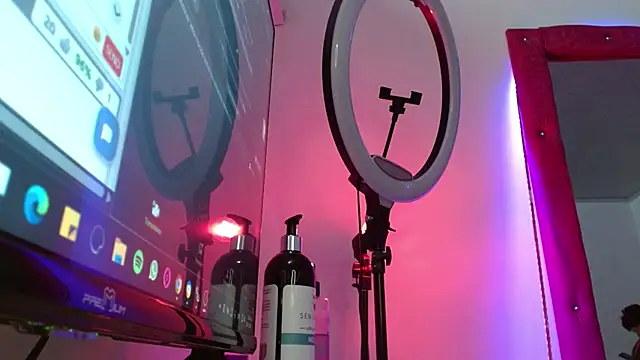 Snapshot of Nico__fox123 chatting on January 2026 08:14:02 PM Nico fox123 online show from January 2026 08:14:02 PM