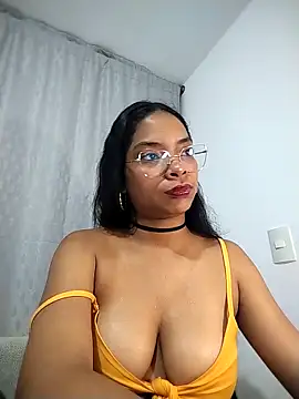 KATALINA SANTANA  online show from April 2026 12:25:02 AM