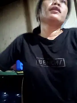 Snapshot of Hannah_4u chatting on January 2026 04:11:02 PM Hannah 4u online show from January 2026 04:11:02 PM