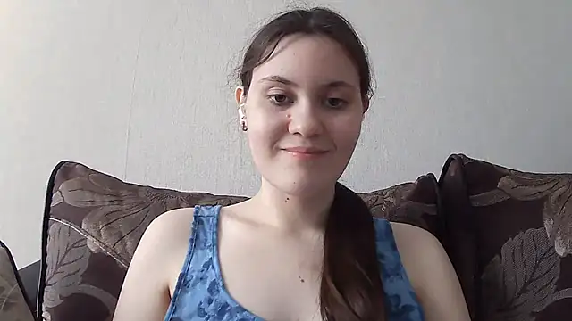 Snapshot of LanaLive chatting on April 2026 05:43:02 AM LanaLive online show from April 2026 05:43:02 AM