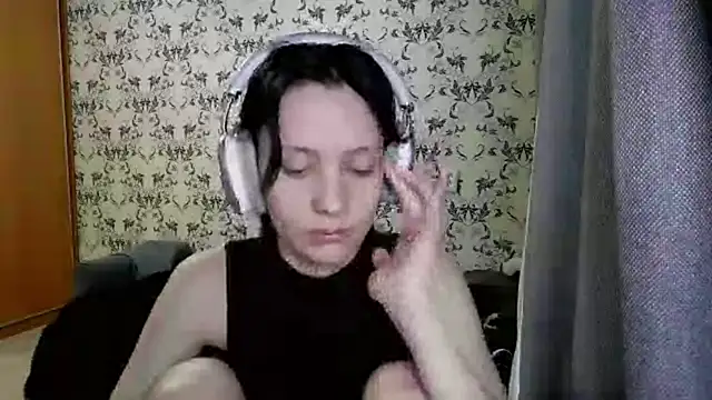 LxayBloom online show from March 2026 11:38:02 AM