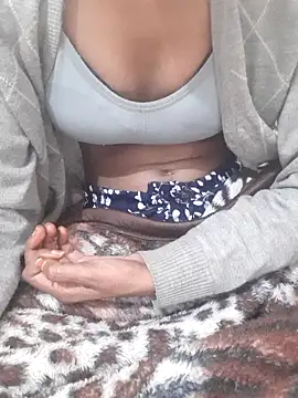 Royal Gril online show from February 2026 05:03:01 PM