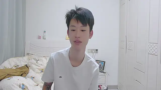 Snapshot of your-cake chatting on April 2026 01:23:01 PM your-cake online show from April 2026 01:23:01 PM