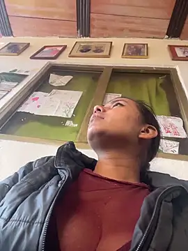 cinthia2011 online show from February 2026 09:08:02 PM