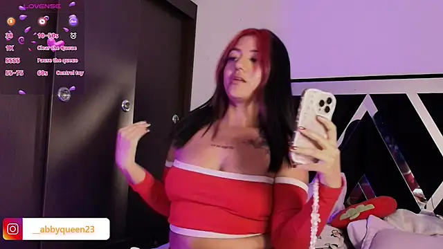 Snapshot of queen_of_you_heart chatting on February 2026 12:48:01 AM queen of you heart online show from February 2026 12:48:01 AM