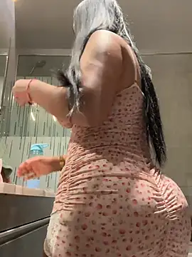 nataliia queen  online show from April 2026 12:41:01 AM