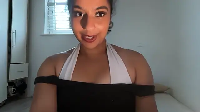 Snapshot of fayfay21@xh chatting on May 2026 08:15:01 PM fayfay21xh online show from May 2026 08:15:01 PM