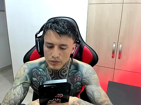 Chrissblack online show from March 2026 04:01:01 AM