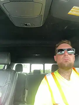 WIDBIGWHITECOCK online show from May 2026 04:38:01 PM