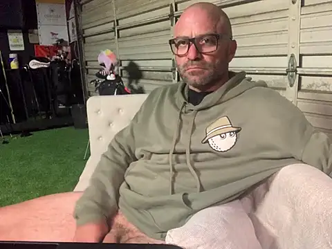 Snapshot of calimeatstick chatting on February 2026 01:49:02 PM calimeatstick online show from February 2026 01:49:02 PM