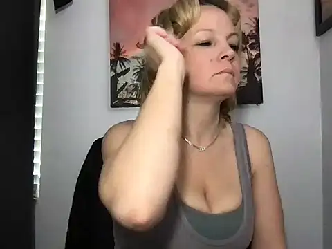 Snapshot of SattivvaXXX chatting on April 2026 12:06:01 PM SattivvaXXX online show from April 2026 12:06:01 PM