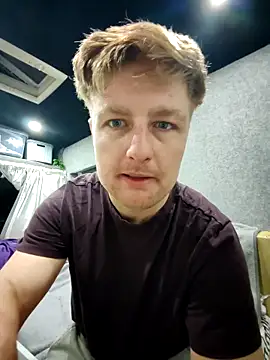 Xavier wolfx online show from February 2026 07:12:01 PM