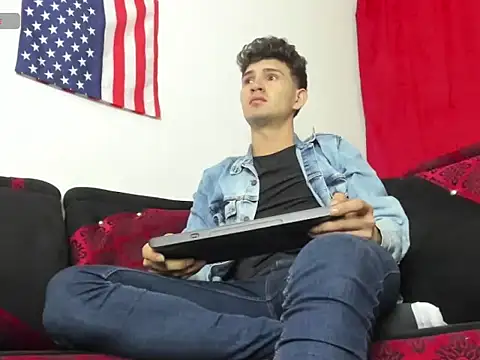 Snapshot of camilo_model chatting on January 2026 05:13:02 AM camilo model online show from January 2026 05:13:02 AM