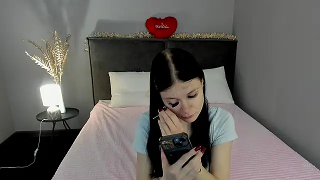 SkinyJoys online show from February 2026 01:57:02 AM