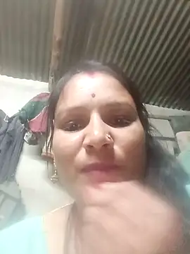 Hot hiuj online show from April 2026 05:15:01 PM