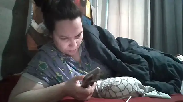 bellakay19 online show from April 2026 02:48:02 PM