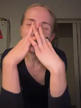 Snapshot of Sunny_Eve chatting on April 2026 08:39:02 PM Sunny Eve online show from April 2026 08:39:02 PM