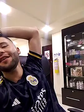 AndyKnoxx online show from March 2026 07:41:02 PM