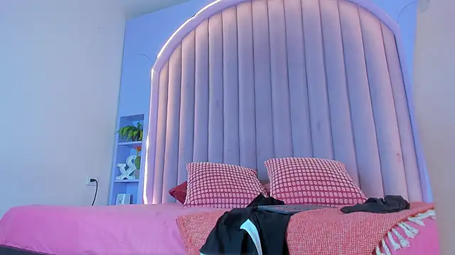 Snapshot of AmberStonne__ chatting on February 2026 02:52:01 AM AmberStonne online show from February 2026 02:52:01 AM