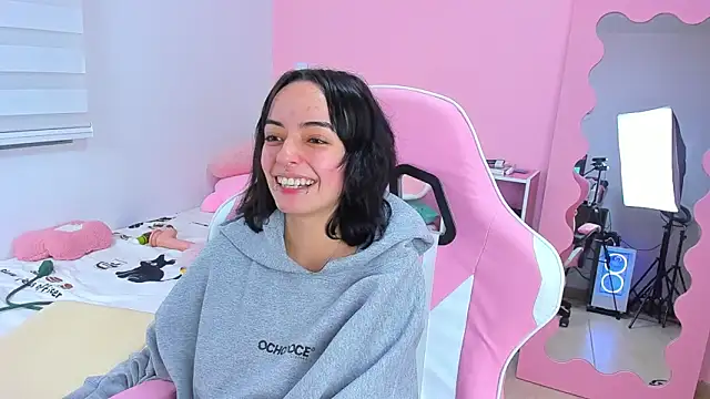 Snapshot of LittleAlexandra chatting on February 2026 05:17:01 AM LittleAlexandra online show from February 2026 05:17:01 AM