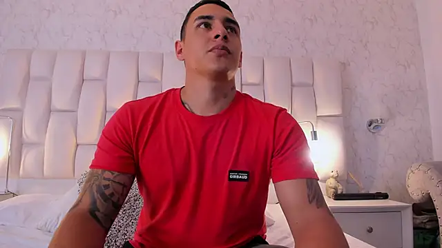 MassimoCo  online show from February 2026 11:06:01 PM