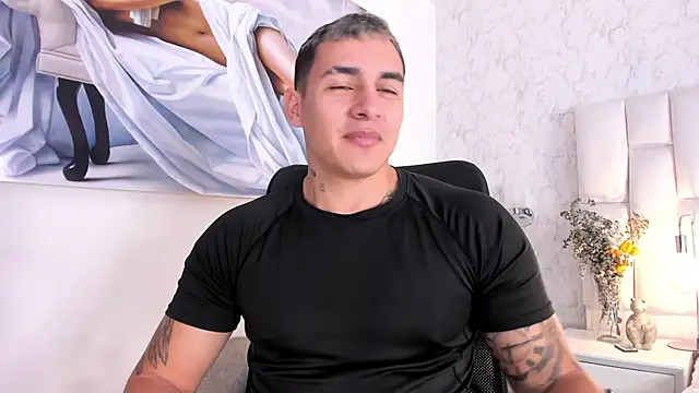 Snapshot of MassimoCo_ chatting on May 2026 11:18:02 AM MassimoCo online show from May 2026 11:18:02 AM