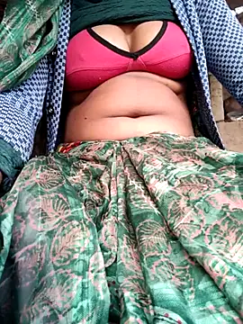 Snapshot of Queen_chayna chatting on January 2026 02:04:01 AM Queen chayna online show from January 2026 02:04:01 AM