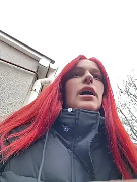 Lily Viola online show from February 2026 03:21:01 PM